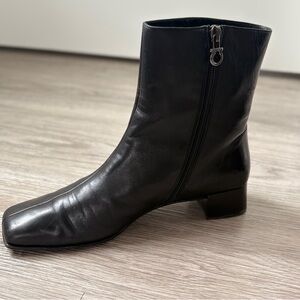 SALVATORE FERRAGAMO Black Leather Ankle Boots Square Toe Side Zip Block Heel 8.5